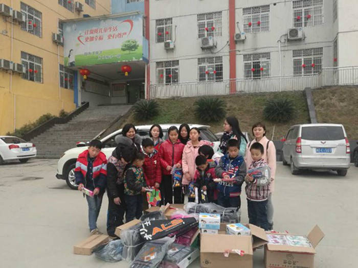 “獻愛(ài)心，送溫暖，做責任企業(yè)”九龍地礦走進(jìn)兒童福利院