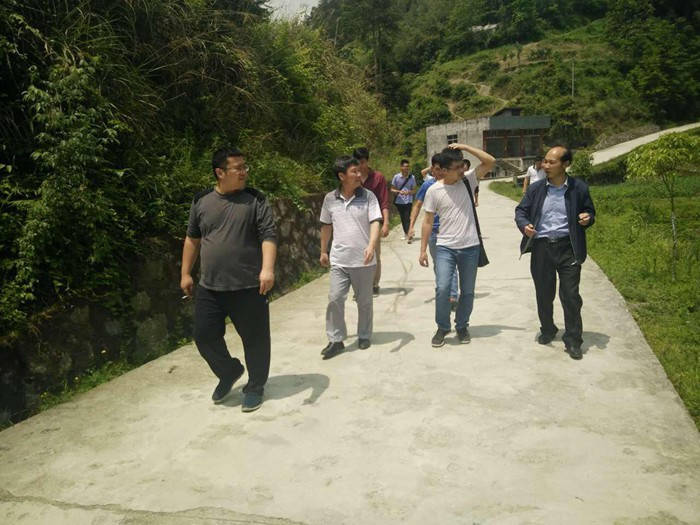 省有色和核工業(yè)地質(zhì)局王開(kāi)文副局長(cháng)一行蒞臨九龍地礦公司調研、指導