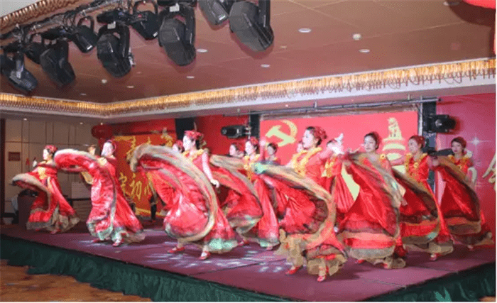 公司組織開(kāi)展“不忘初心、牢記使命”主題教育職工文藝匯演