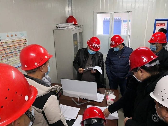 市城投集團疫情防控領(lǐng)導小組赴九龍公司頤年苑、城投·融璟都匯、城投·融尚國際調研