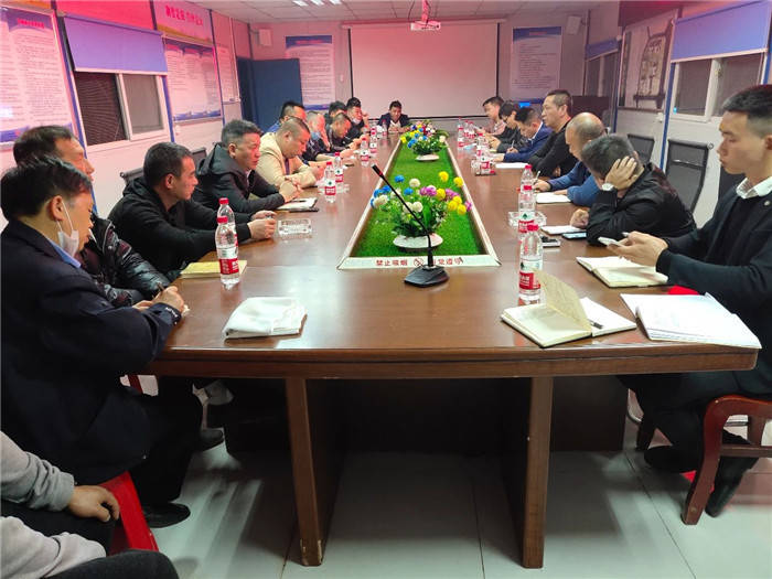 銅人房開(kāi)公司召開(kāi)城投?融璟都匯、城投?融尚國際項目會(huì )戰動(dòng)員會(huì )