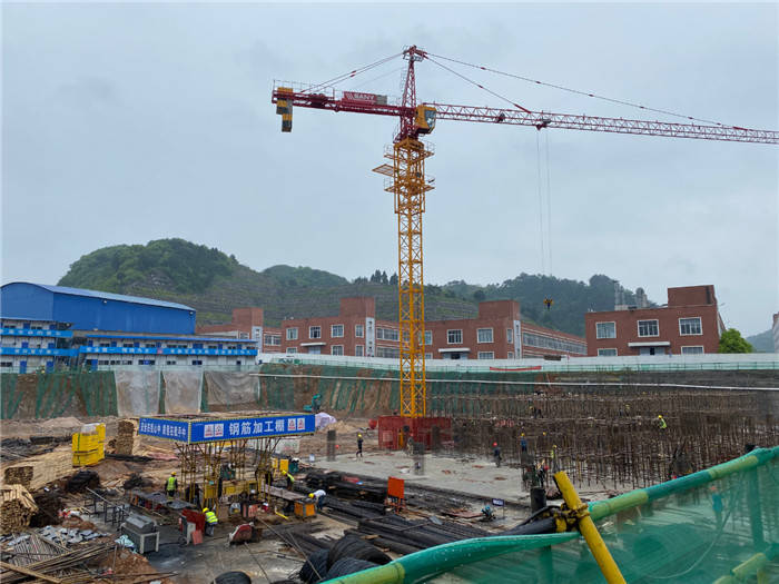 房開(kāi)公司實(shí)行“每日調度協(xié)調會(huì )”制度