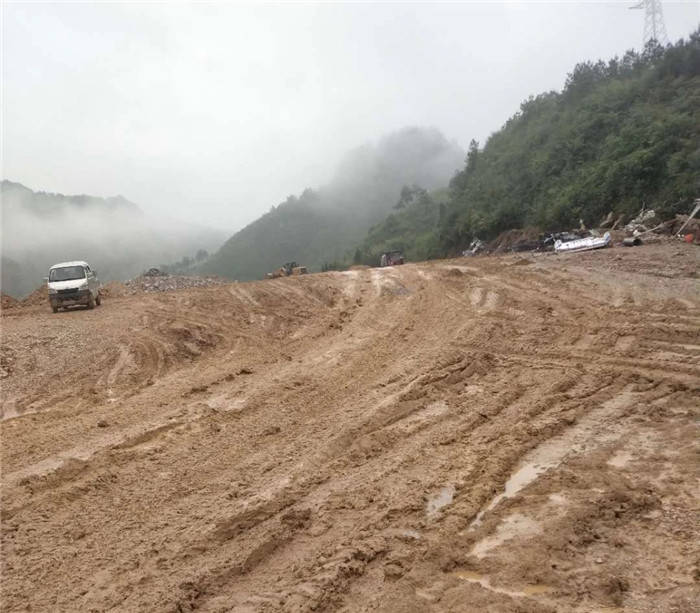 房開(kāi)公司實(shí)行“每日調度協(xié)調會(huì )”制度