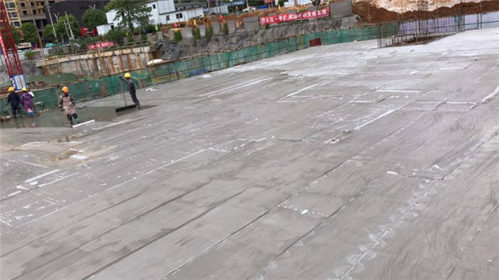 房開(kāi)公司實(shí)行“每日調度協(xié)調會(huì )”制度