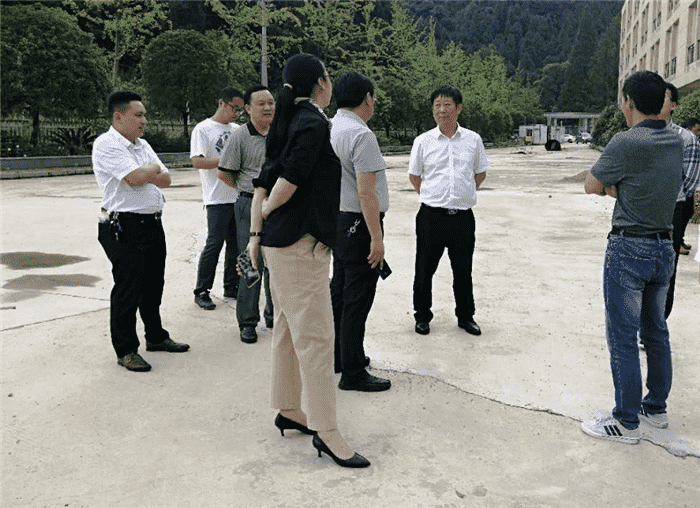 市民政局、市城投集團公司領(lǐng)導調研銅仁市      東風(fēng)林場(chǎng)老年公寓項目