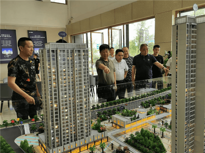 市城投集團公司黨委書(shū)記、董事長(cháng)蔡江 調研九龍地礦公司重點(diǎn)項目建設和企業(yè) 安全生產(chǎn)、規劃發(fā)展情況