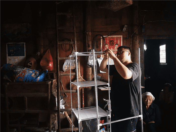 市城投集團公司駐村干部開(kāi)展走訪(fǎng)慰問(wèn) 貧困戶(hù)暖人心