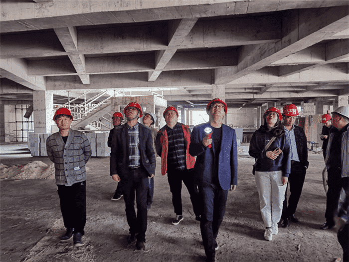 公司領(lǐng)導到九龍地礦投資開(kāi)發(fā)公司在建項目調研指導工作