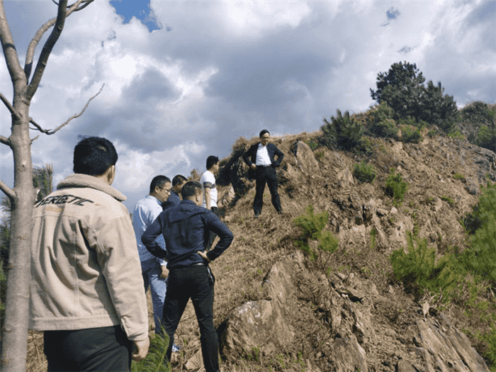 公司 開(kāi)展石阡泉都礦泉水取水工程點(diǎn)邊坡防護治理工作檢查