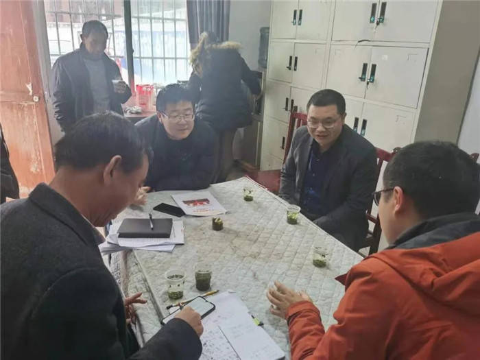 城投集團九龍地礦公司領(lǐng)導赴思南縣寬坪鄉開(kāi)展扶貧走訪(fǎng)