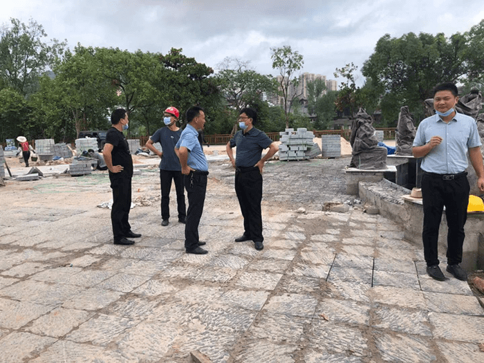 銅仁城投集團九龍地礦投資開(kāi)發(fā)有限公司開(kāi)展項目疫情防控、質(zhì)量安全專(zhuān)項檢查