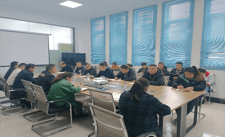 九龍地礦公司副總經(jīng)理唐萬(wàn)浬赴石阡泉都公司開(kāi)展安全環(huán)保工作專(zhuān)項檢查及安全環(huán)保專(zhuān)題宣講