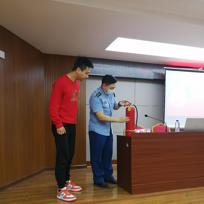 銅仁市城交集團九龍地礦公司組織開(kāi)展消防安全知識培訓