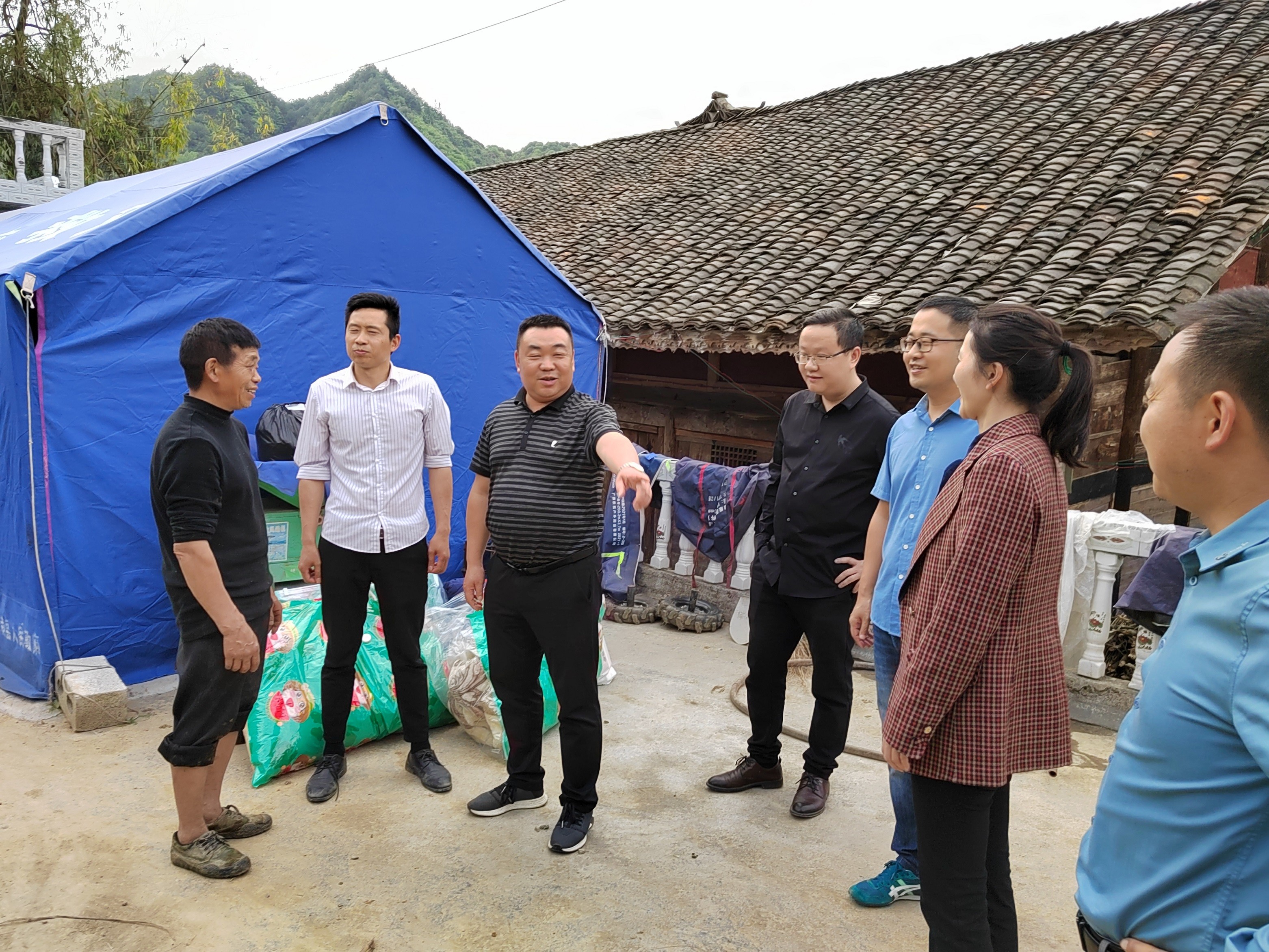 銅仁城交集團幫扶工作組赴思南開(kāi)展幫扶走訪(fǎng)和慰問(wèn)