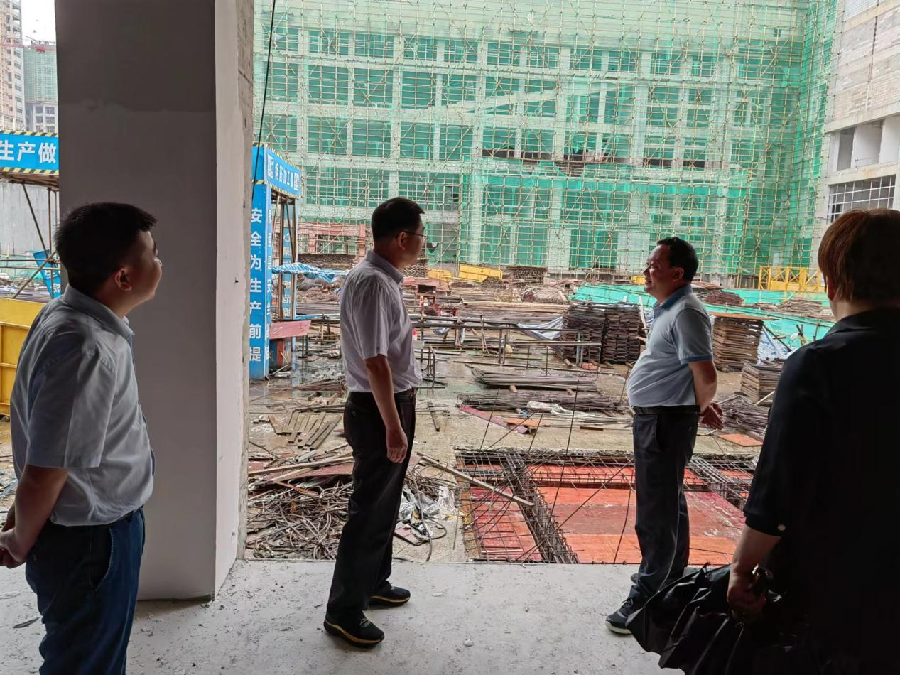 市委常委、組織部部長(cháng)趙繼紅到銅仁市頤年苑項目調研