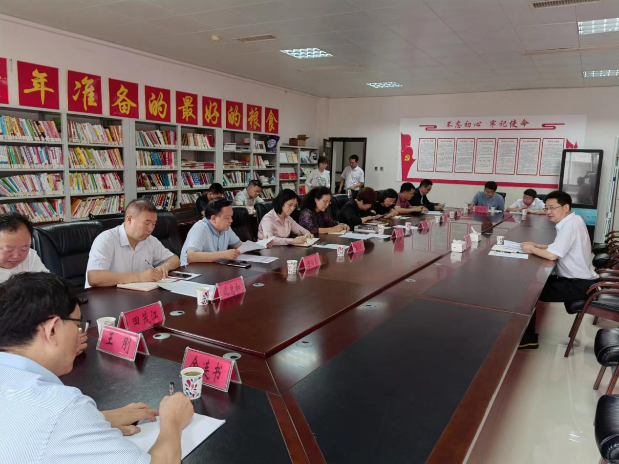 市委常委、組織部部長(cháng)趙繼紅到銅仁市頤年苑項目調研