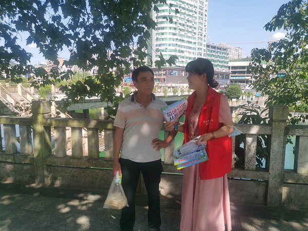 銅仁市城交集團九龍地礦公司黨總支開(kāi)展 “垃圾分類(lèi)宣傳”志愿服務(wù)主題黨日活動(dòng)