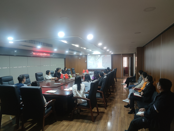 城交集團九龍地礦公司開(kāi)展“回顧歷次黨代會(huì )，奮進(jìn)新征程”主題黨日活動(dòng)