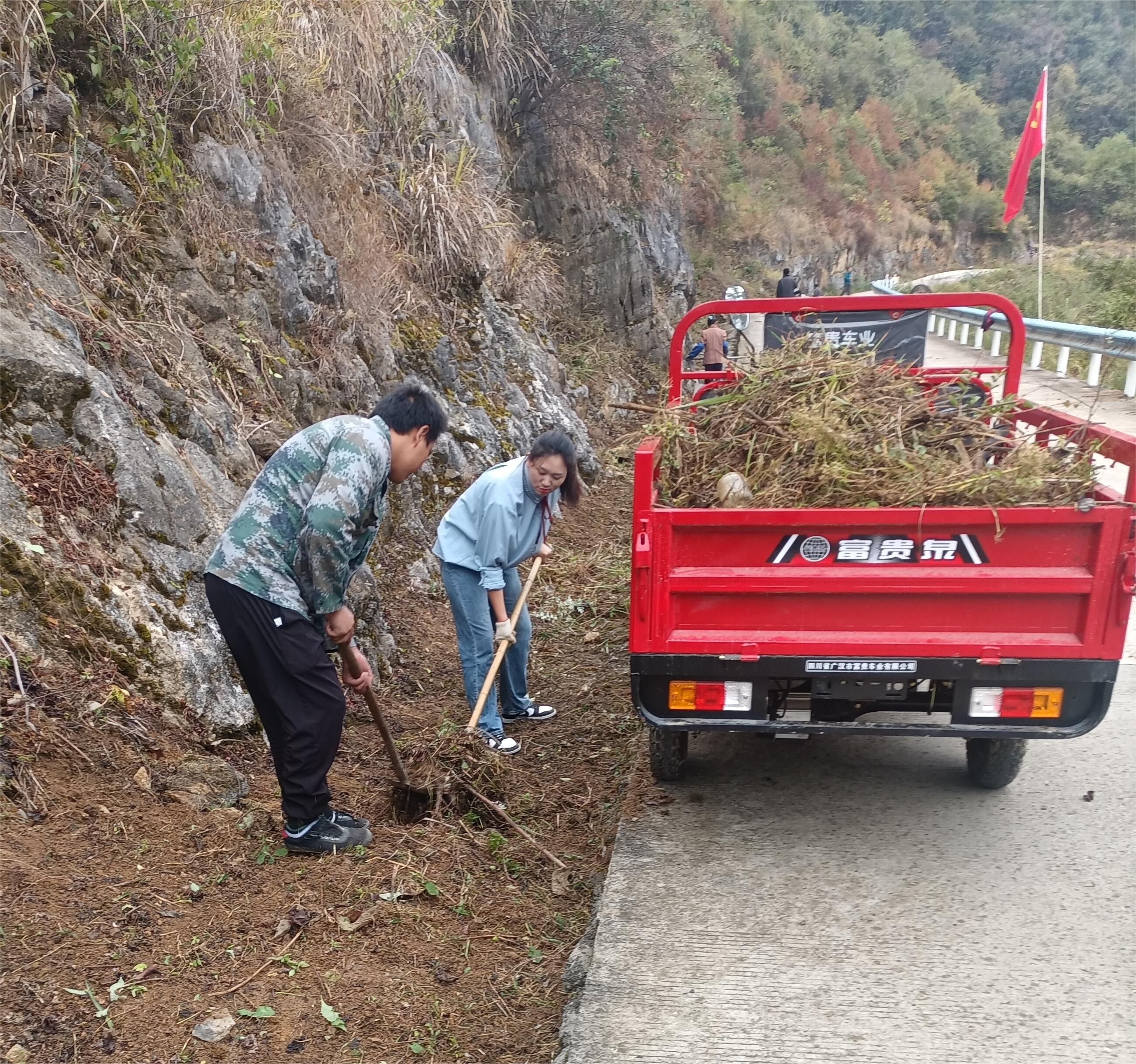 杜海燕：駐村磨練強本領(lǐng)，為民服務(wù)踐初心