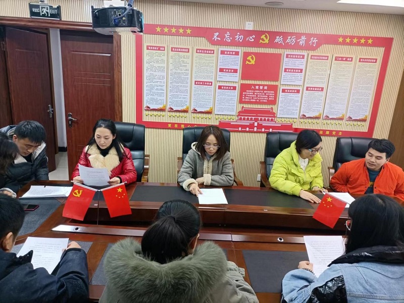 銅仁城交集團九龍地礦公司開(kāi)展憲法宣傳周活動(dòng)