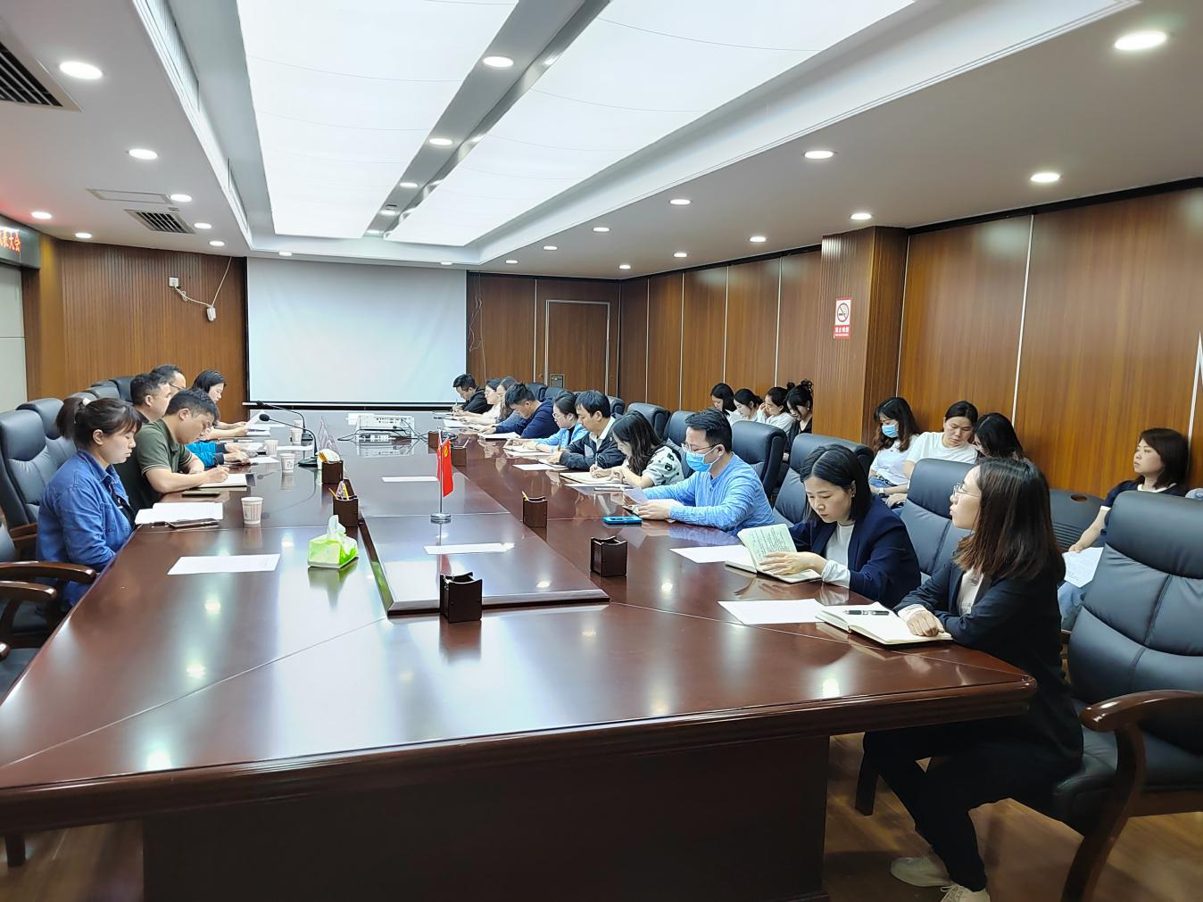 銅仁市九龍地礦投資開(kāi)發(fā)集團有限責任公司 召開(kāi)第三次工會(huì )會(huì )員代表大會(huì )暨一屆三次 職工代表大會(huì )